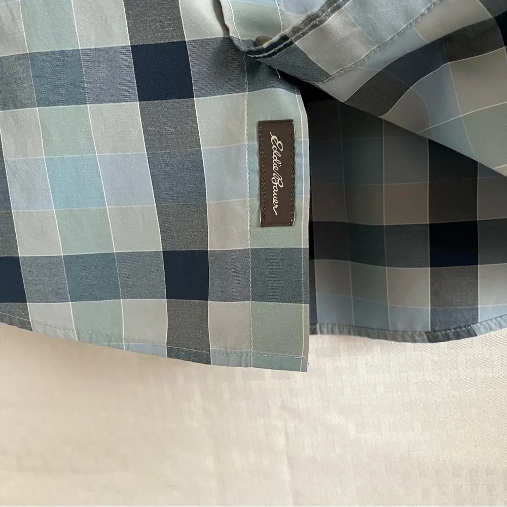 Eddie Bauer Classic Fit Long Sleeve Button Down Shirt Blue Plaid Size TL Vented - Picture 4 of 10